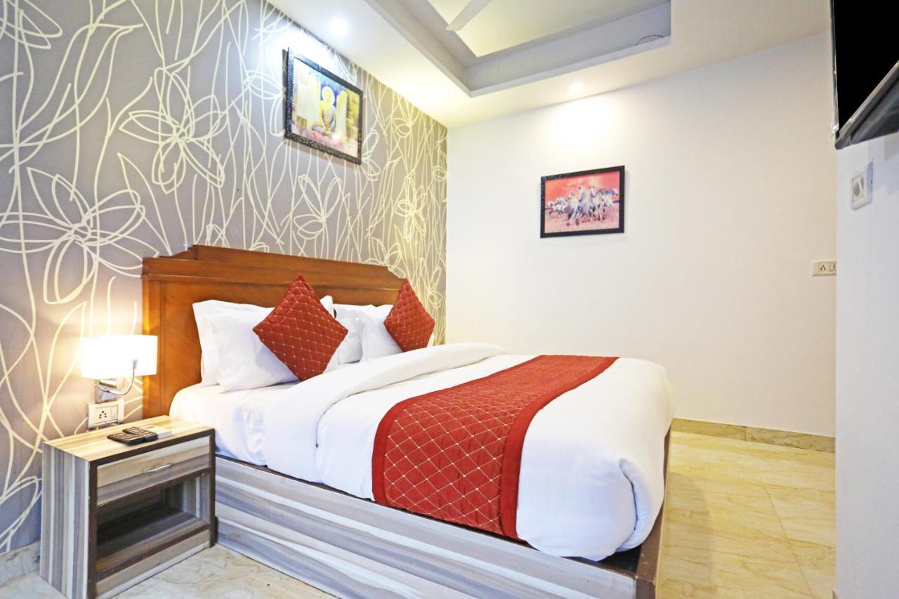 Hotel The Best Near Delhi Airport Нью-Дели Экстерьер фото